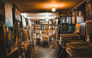 Image of art in storage as Aardvark Art Services discuss Shipping Paintings With Confidence